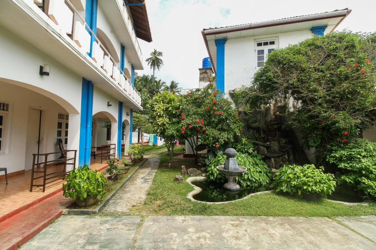 Oyo 490 Shangrela Beach Resort Ambalangoda  Exterior photo